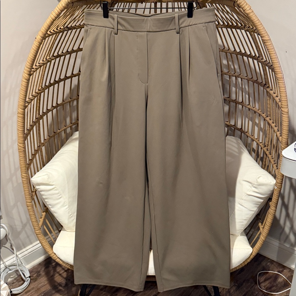 Lululemon Daydrift High-Rise Trouser Regular - Picture 4 of 6